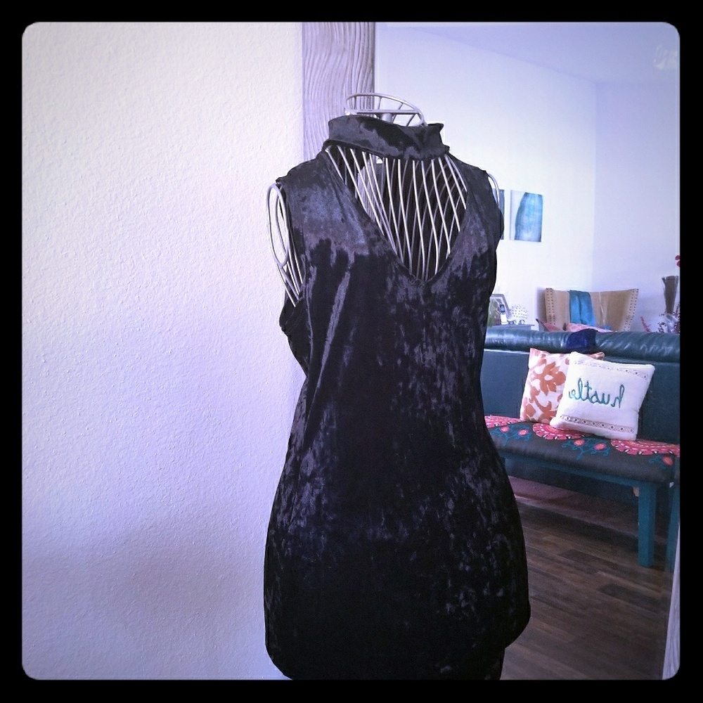 Black Velvet Mini